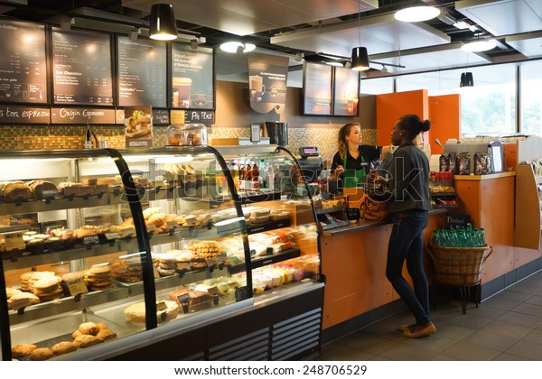 Geneva Sep 11 Starbucks Cafe Interior Stockfoto Jetzt