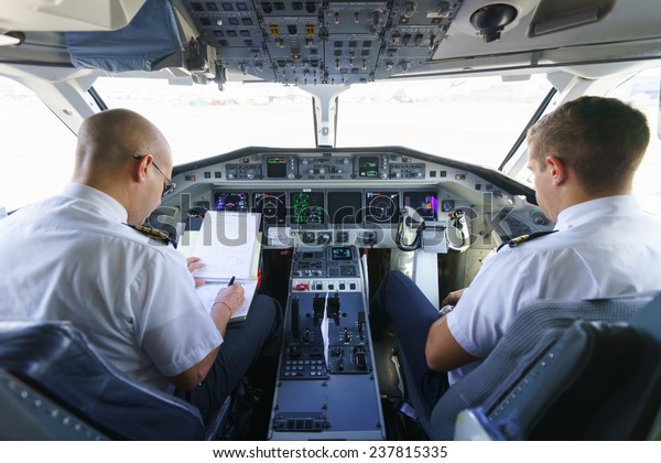 regional airline pilots