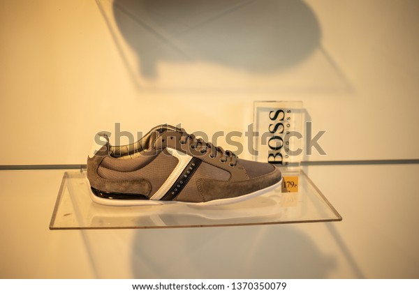 boss shoes stock