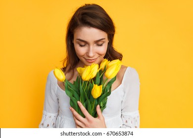 71,301 Woman Smelling Flowers Images, Stock Photos & Vectors | Shutterstock