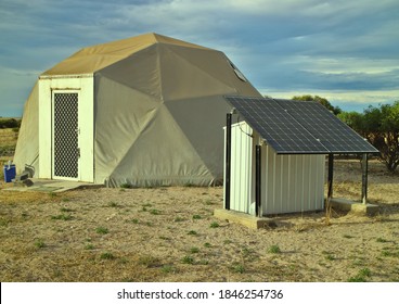 486 Living off grid Images, Stock Photos & Vectors | Shutterstock