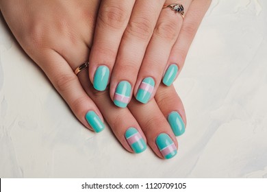 art blue nail pink