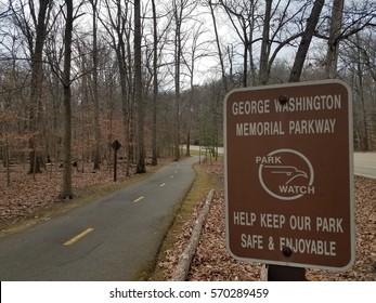 George Washington Memorial Parkway Sign Along Trail