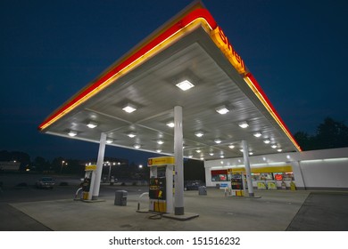 Shell Gas Station Images Stock Photos Vectors Shutterstock