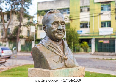 Sabará/Minas Gerais/Brasil - MAI 23 2020: Sculpture Of The Bust Of Getúlio Vargas