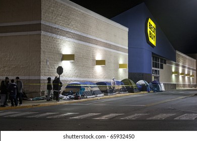 GERMANTOWN - NOVEMBER 26: Best Buy Black Friday Shoppers Start Camp Out At 12AM  November 26 2010, MD, 2010 In Germantown, Maryland