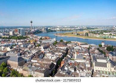 Königsallee And Kö-Bogen In Düsseldorf, Germany