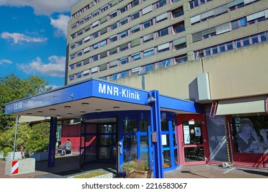 Düsseldorf, Germany - Juin 9. 2022: View On Entrance Of German University Hospital In Summer 