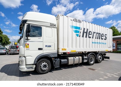 OSTERRÖNFELD, GERMANY - JUNE 16, 2022: Pflaum DAF XF Truck With Hermes Swap Body