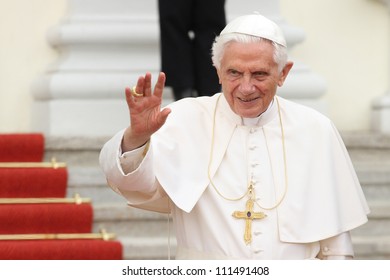 GERMANY - SEPTEMBER 22: Reception of Pope Benedict XVI, from Federal President Christian Wulff and his wife Bettina Wulff at Schloss Bellevue on September 22, 2012 in Berlin, Germany.