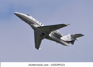 Imagenes Fotos De Stock Y Vectores Sobre Embraer Phenom 300