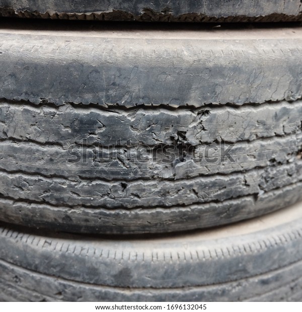 Get a tire repair patch Tire repair\
equipment Steel tire leaks, engine parts, knots, wear and tear,\
bursting tires, deterioration of tires Tire repair\
service