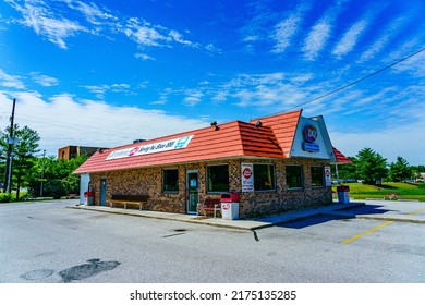 Gettysburg, PA, USA – July 3, 2022: A Dairy Queen Restaurant Is A Chain That Serves Ice Cream, Drinks, And Fast Food Sandwiches.