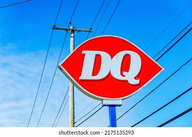 Gettysburg, PA, USA – July 3, 2022: A Dairy Queen Restaurant Is A Chain That Serves Ice Cream, Drinks, And Fast Food Sandwiches.