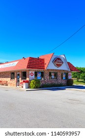 Gettysburg, PA, USA - July 7, 2018: A Dairy Queen Restaurant Is A Chain That Serves Ice Cream, Drinks, And Fast Food Sandwiches.