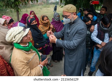 Ghaziabad, Uttar Pradesh, India-Jan 31 2022: Asaduddin Owaisi Party Leader ( AIMIM) Talking With Muslim Women During Road Show At Dhaulana Constituency, Ghaziabad 