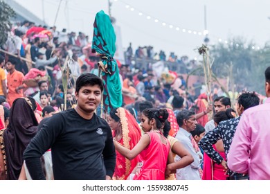 Ghaziabad, Uttar Pradesh/India - November 2019 : Indian Hindu Devotees Enjoying The Chhath Puja Festival With Family On The River Bank Of Hindon