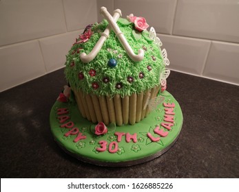 Giant Cupcake Cake Images Stock Photos Vectors Shutterstock