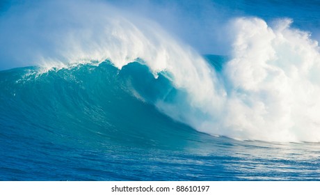 Giant Ocean Wave