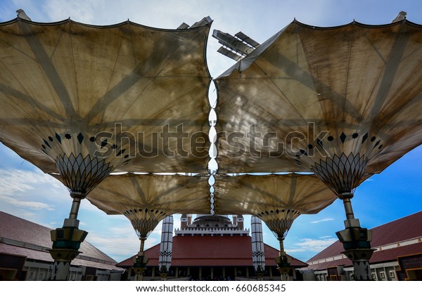 giant umbrella