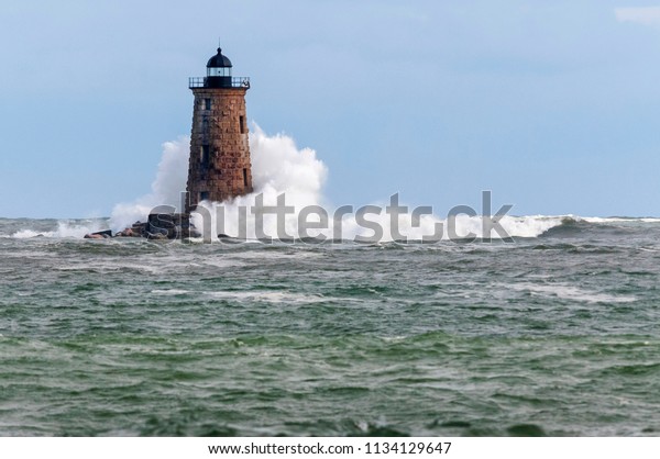 Eine Riesenwelle Aus Einer Ungewohnlichen Flut Stockfoto Jetzt Bearbeiten 1134129647