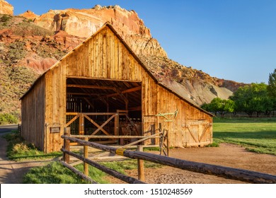 Imagenes Fotos De Stock Y Vectores Sobre Utah Barns Shutterstock