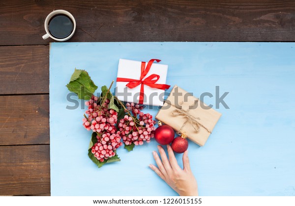 gift in hand Christmas tree in white background\
winter snow new year