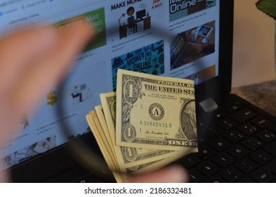 The Gig Economy Doesn’t Seem To Be Slowing Down. Legitimate Ways To Make Some Extra Cash Online. California, US. August 2022.