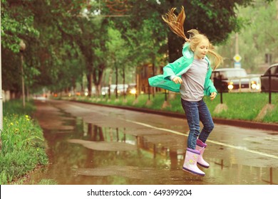 Girl 6 Years Old Spring Rain