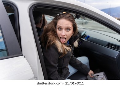 Girl Acting Crazy While Sitting In The Car