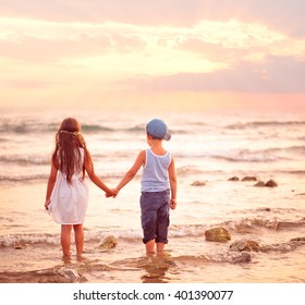 212,407 Little couple Images, Stock Photos & Vectors | Shutterstock