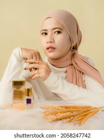 Girl with Cosmetic product photoshot
