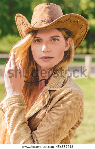 ladies cowboy hat