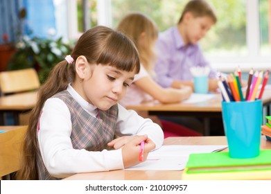 girl decides to task on the exam
