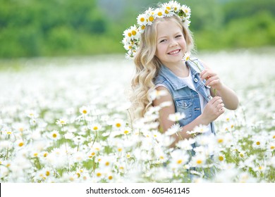 345,292 Flower field girl Images, Stock Photos & Vectors | Shutterstock