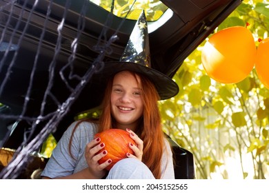 Girl Generation Z Red Hair Witch Celebrating Halloween Car Trunk