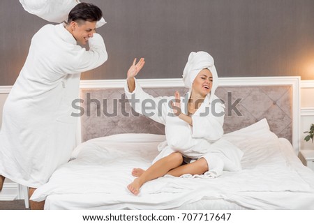 girl and guy at the hotel