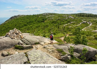 Girl Hicking On Top Of Parc Des Grands-jardins