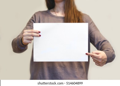 Girl Holding Paper Selfie Swimsuits - baffii roblox frawing 1 by baffii on deviantart