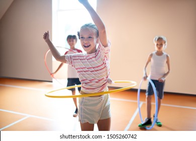 Hula Hoop Reifen Images Stock Photos Vectors Shutterstock