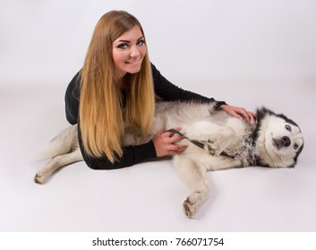 Girl Malamute Dog Stock Photo 766071754 | Shutterstock