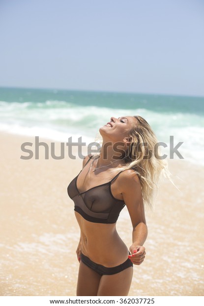 Beach Girls Pics