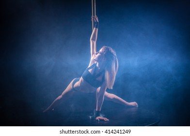 Елишева Новикова Pole Dancer