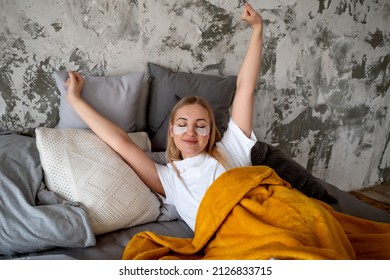 1,975 Girl herself bed Images, Stock Photos & Vectors | Shutterstock