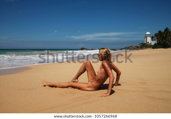 Nude Sunbathing Girl Porn