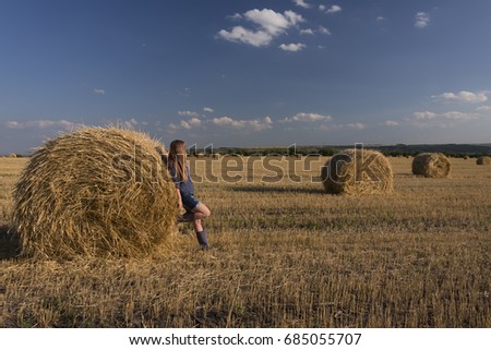 Vater und Sohn auf dem Feld liegend