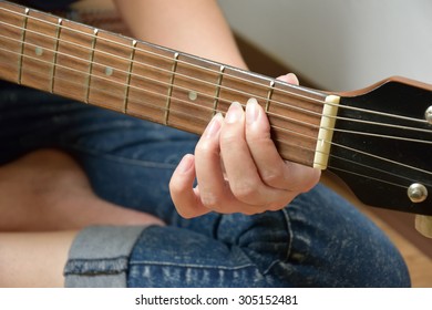 Girl Strum Guitar Example Chords