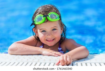 voyeur small girl pool