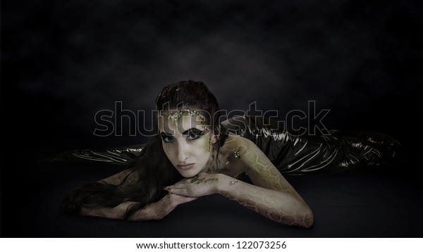 Girl Thematic Snake Medusa Makeup Like Stock Photo Edit Now 122073256