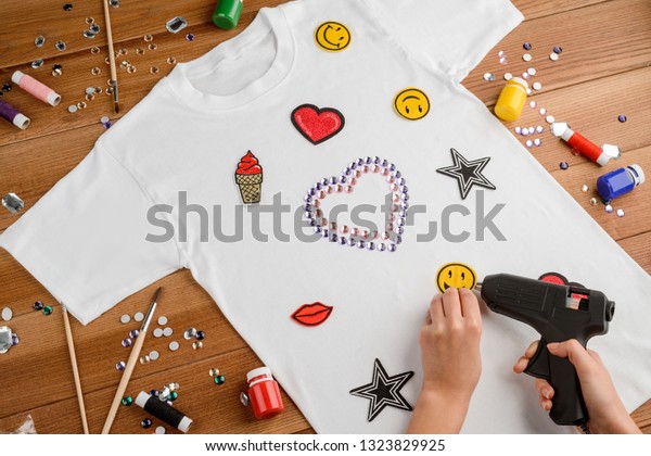 decorating t shirts with rhinestones